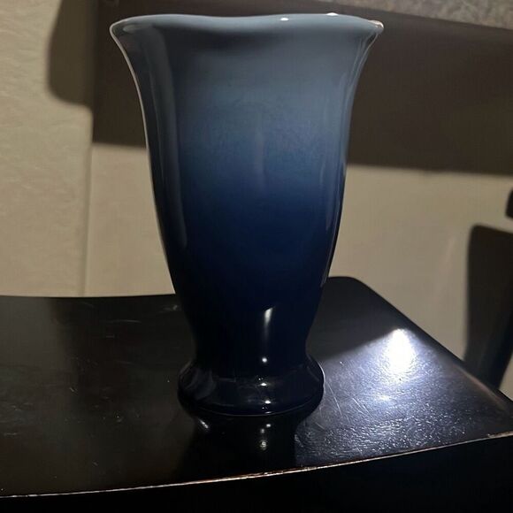 Summer Shop ombré blue vase ceramic from early 2000’s - Picture 1 of 5